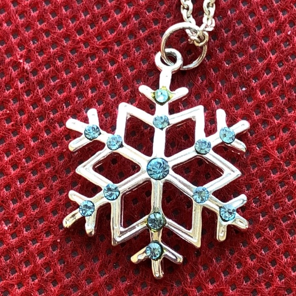 Sterling silver blue stones snowflake necklace - Picture 2 of 6